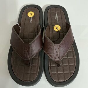 Kenneth Cole Brown Flip Flop Sandals Brand New
Size 11